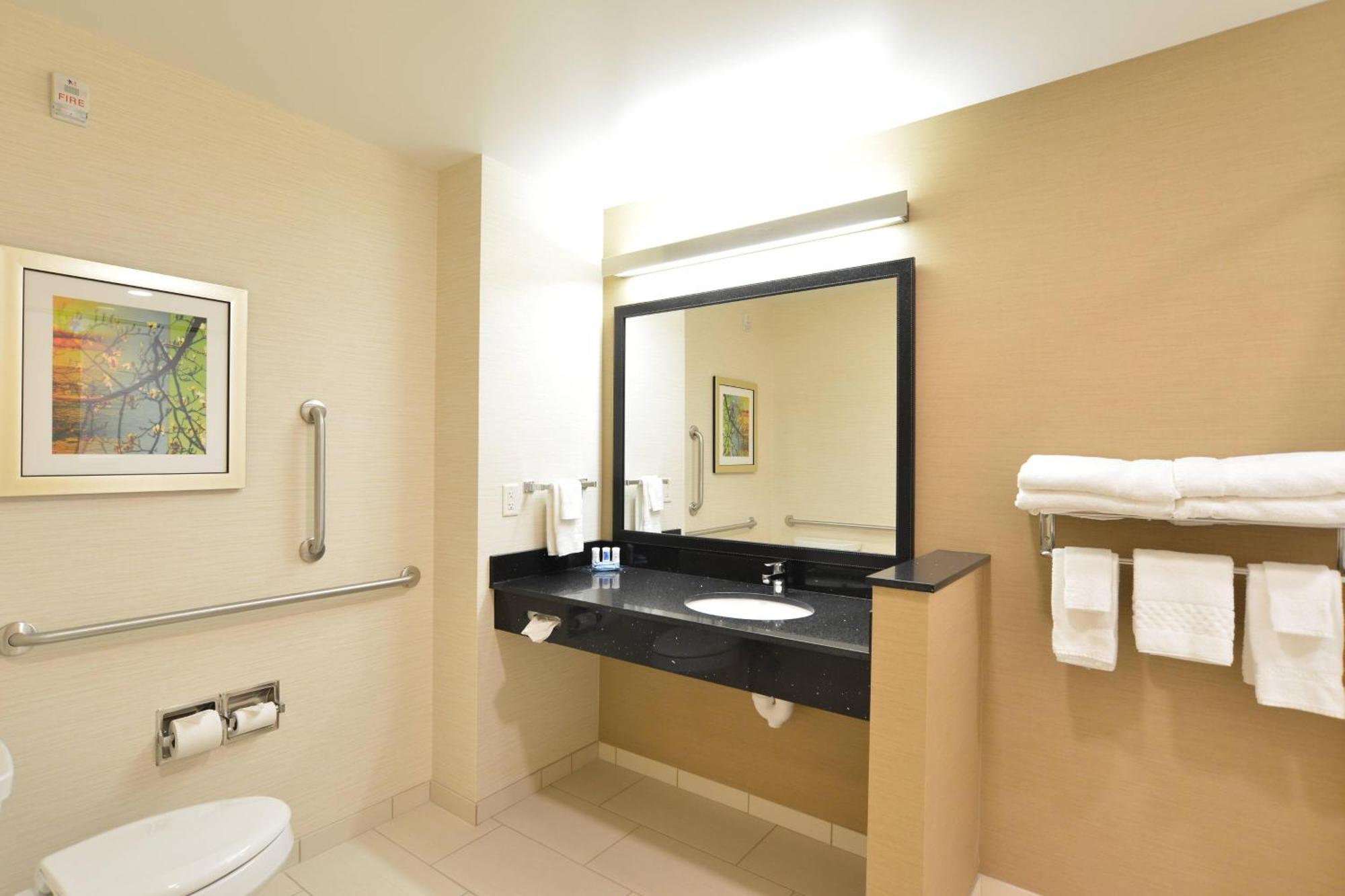 Fairfield Inn & Suites By Marriott Eau Claire/Chippewa Falls Екстер'єр фото